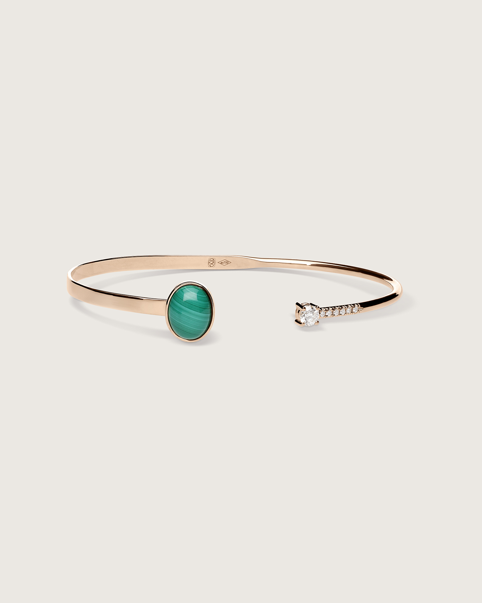 EO_Core_Bracelet_Okavanga_GreenCabochon_WhiteDiamond_Yose_FrontBrown_Collection_LoRes